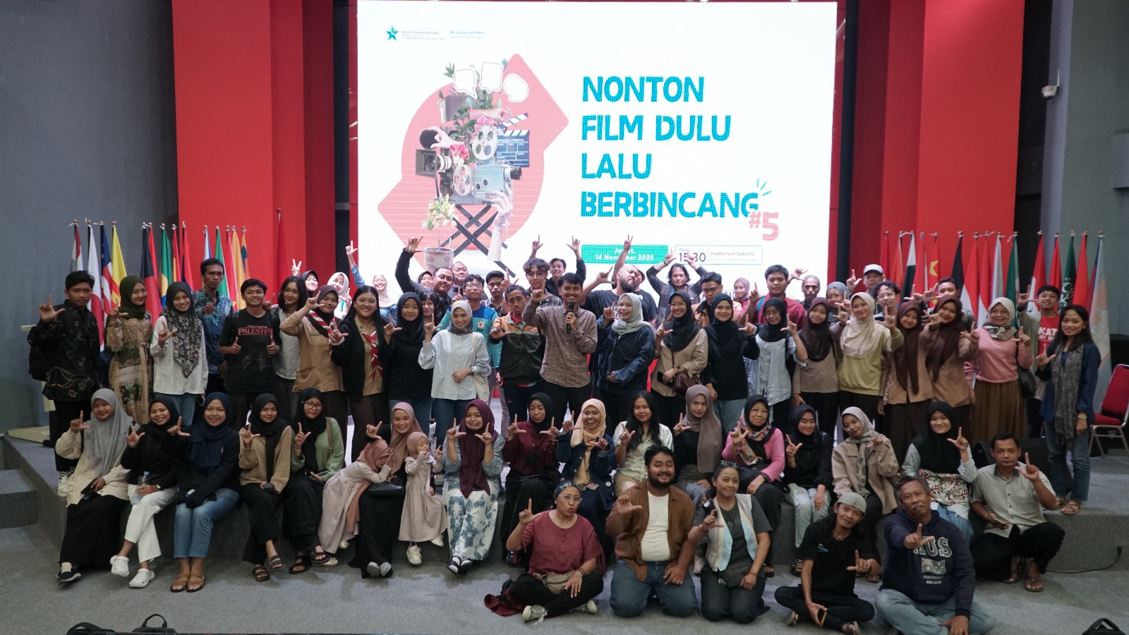 Nonton Film Lalu Berbincang, Jadi Ruang Healing Baru bagi Warga Kota Blitar Setelah Penat Bekerja