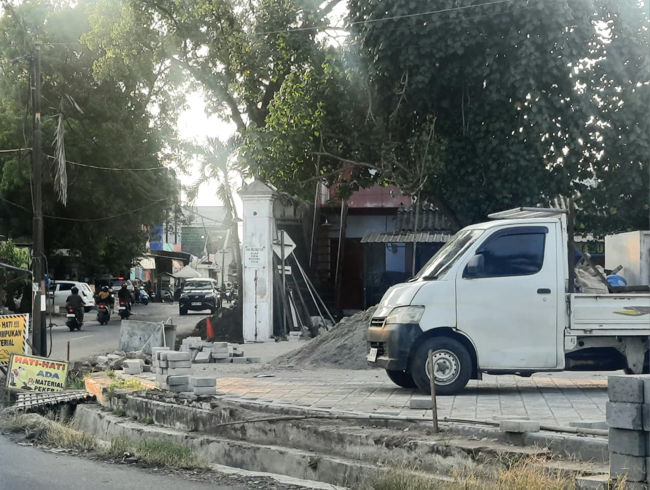 Pavingisasi Pasar Loak Sepeda Jl. Kacapiring Capai 85 Persen, Ditargetkan Rampung Bulan Ini