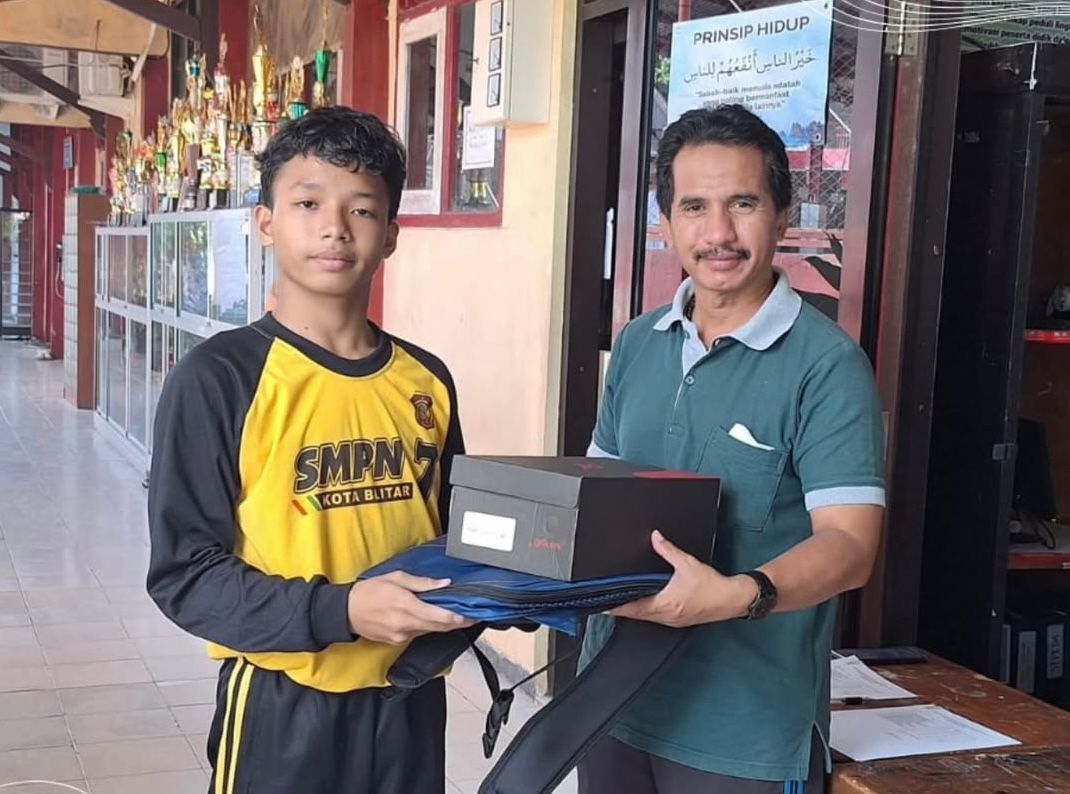 Ditargetkan Rampung Pekan Ini, Pemkot Blitar Mulai Distribusi Seragam dan Perlengkapan Sekolah Gratis SD-SMP