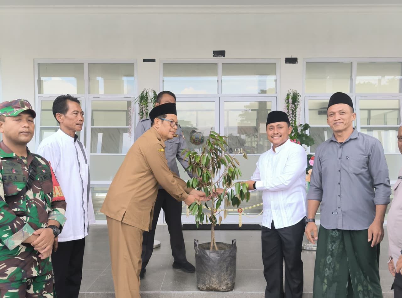 Selamatan dan Tumpengan Warnai Boyong Praja Kantor Kelurahan Plosokerep Baru