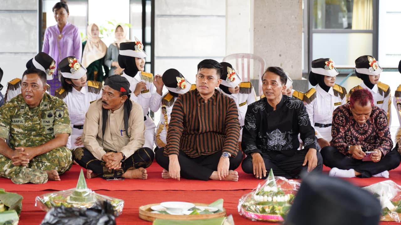 Bersih Desa Kelurahan Blitar Hadirkan Kenduri hingga Kirab Budaya Jaranan