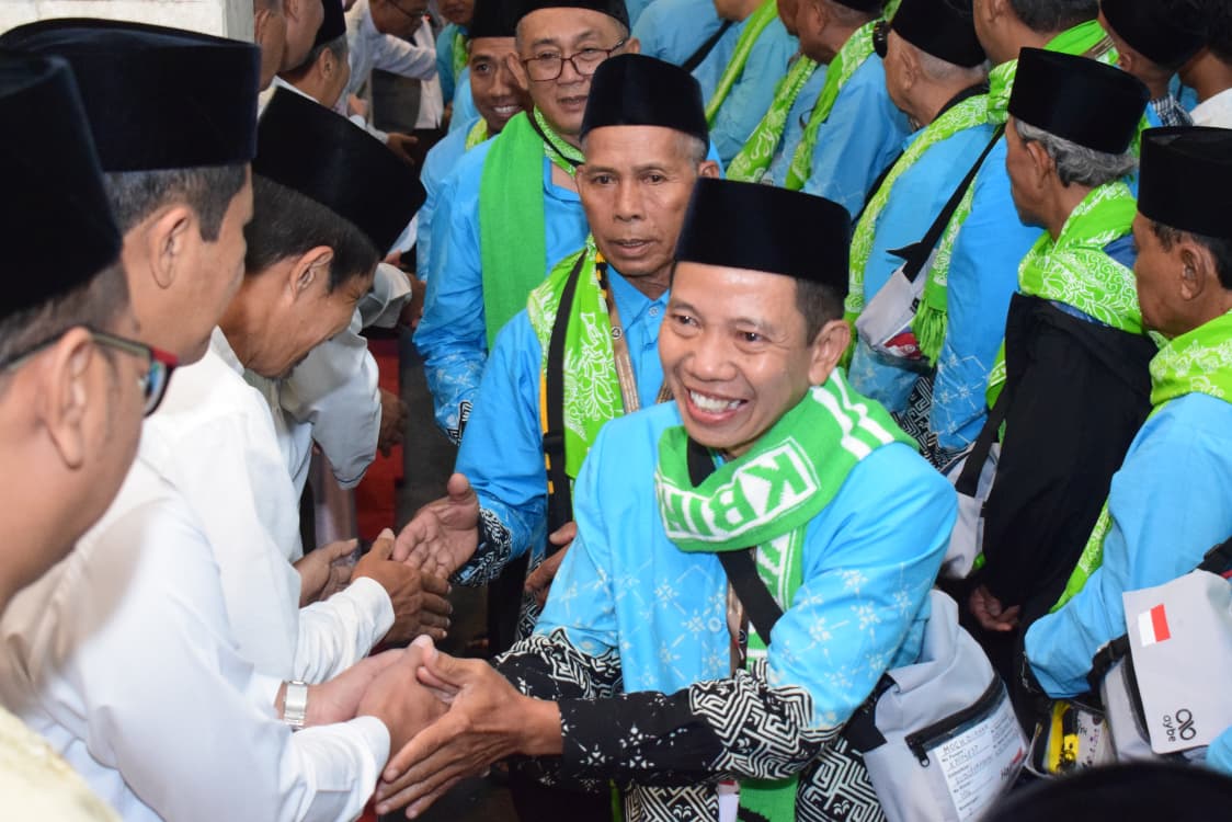 162 Jamaah Calon Haji Kota Blitar Resmi Diberangkatkan ke Tanah Suci, Walikota Mas Ibin : Semoga Menjadi Haji Yang Mabrur !